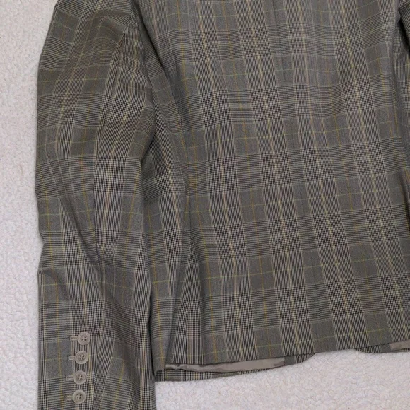 Ann Taylor plaid blazer. Size 10. - Picture 5 of 6